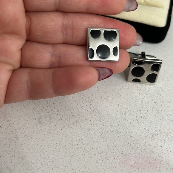 Cuff Links by Kay Jewelers like new Black/Silver - Picture 3 of 3